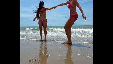Sexy fun and kisses with my hot girl