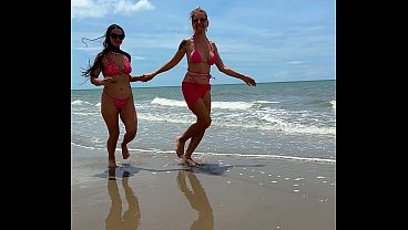 Sexy fun and kisses with my hot girl