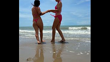 Sexy fun and kisses with my hot girl
