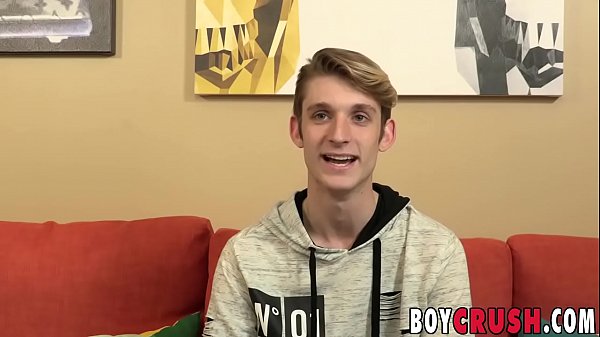 Sweetheart Chris Tucker wanks off vigorously af...