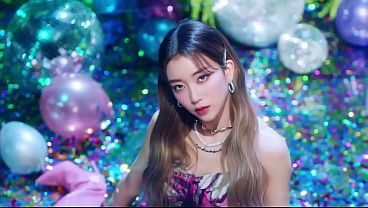 [MV] STAYC   SO BAD