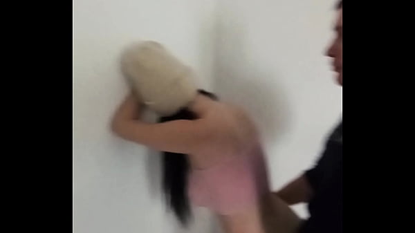 I quickly fucked my classmate in the entrance and came in her mouth