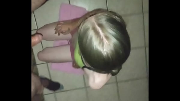 Friends daughter takes the cock while everyone is sleeping!
