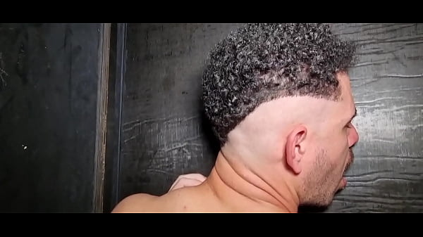 O Bela mascarado me chamou dentro da cabine do ...