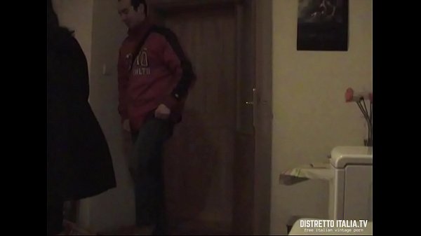 Download Video - Sesso in camera con la moglie del mio collega mentre riprendo tutto con telecamera nascosta