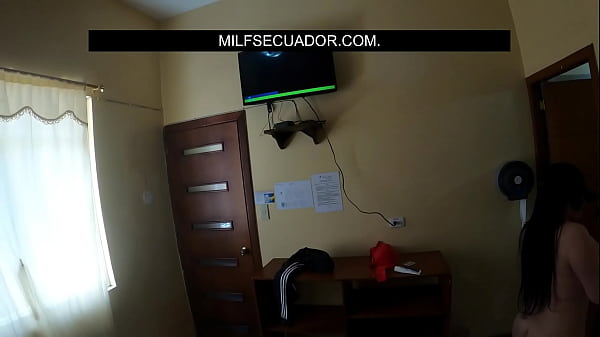 Download Video - A la culona de Zamira ya le encant&oacute; la verga por el culo