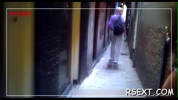 Dark chocolate hooker gives white dude a steaming oral pleasure