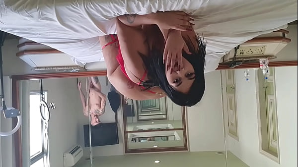 Brazilian bbw geek fucks with gifted guy in motel with her ass