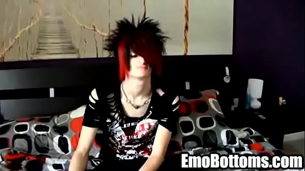 This hot muscular stud is masturbating to make ...