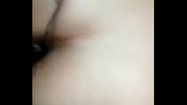 Vecina puta follada en su casa