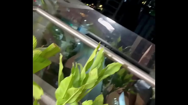 Download Video - CUMPLIENDO EL SUE&Ntilde;O DE UNO DE MIS FANS&comma; LO INVITO PARA QUE ME FOLLE EN EL BALC&Oacute;N DE MI DEPARTAMENTO