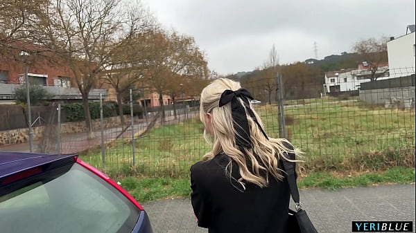 Download Video - I meet a blonde girl in the middle of the street and we fuck in public