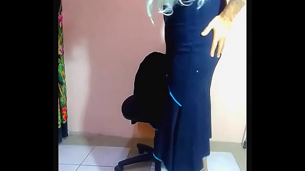 Download Video - TV-Nutte Spermageil - Blonde lange Peruecke&comma; schwarzes Kleid - Solo