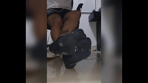 Download Video - Student shows his FEET while in virtual classes