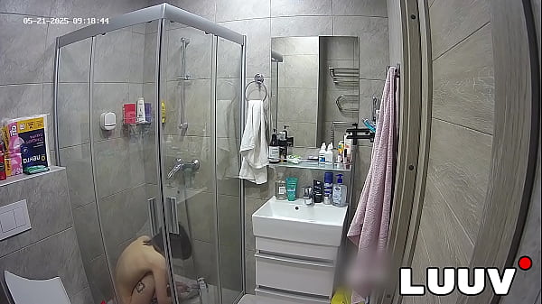 LUUV. Sexy Kareflore films her homemade shower routine for her real show