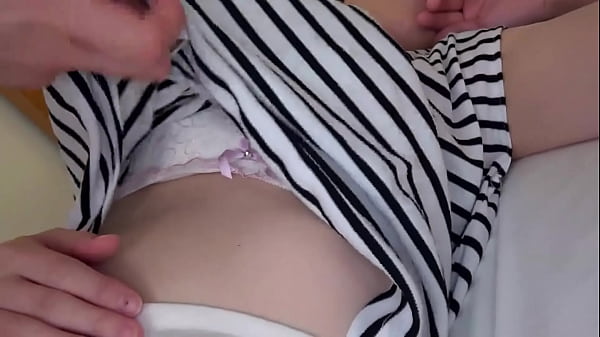 Download Video - 泥●&srarr;Tバック丸出しで爆●する無防備な20歳■※ハタチに密着※グイグイ呑んでホテルで爆●&srarr;純白パンチラGET※肉厚で淫らな舌を持つパリピ女「彼氏以外とは初ちゅー」