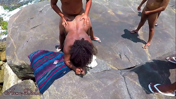 I WENT TO THE BEACH AND ENDED UP MAKING A GANGBANG IN THE STONES WITH THE PERVERS THAT WERE THERE. I WON A LOT OF MILK IN THE FACE