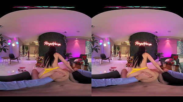 Download Video - VRHUSH Fucking the waitress Alex Coal