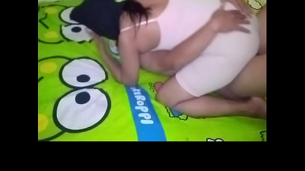 Ibu tiri meminjamkan saya uang dengan imbalan saya ngentot vaginanya
