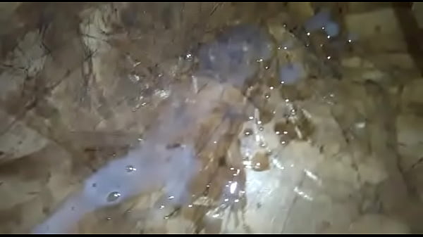 Download Video - Deliciosa verga chorreando leche por todos lados