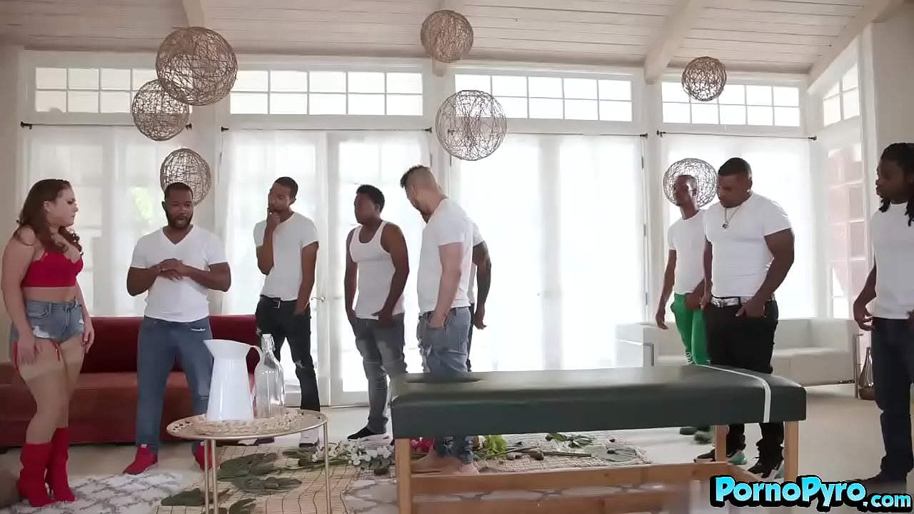 Curvy Carmen Valentina Gangbangs Grupo de hombres negros para el pago
                           stockings black latina interracial milf brunette doggystyle curvy boots lingerie cowgirl gangbang naturals sloppy bbc pawg monster cock medium tits muchos negros