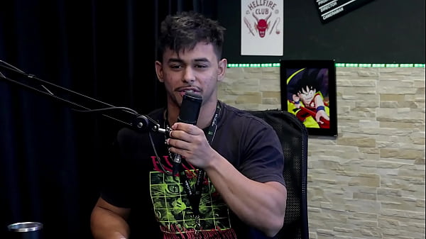 It's hard to eat a girl, there was no suggestion of disgusting fetishes, he showed a position to have sex, and one sitting down... - Guilherme Filmmaker Porn (WATCH ON: SHEER/RED)
