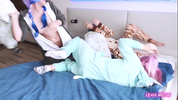 Threesome GGG play with holes
