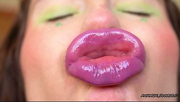 Naughty chick lip pouting LipsiHaa 4