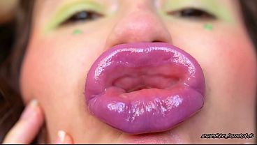 Naughty chick lip pouting LipsiHaa 4