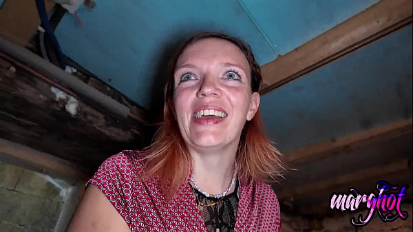 Je visite la cave d'un papy et je me retrouve avec une bouteille dans le cul Je ...