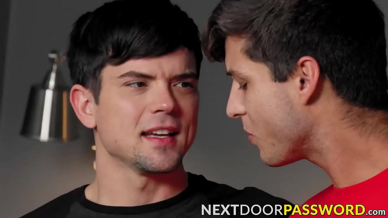 Elliot Finn sorprendió a su novio Dakota Payne con un trío candente como regalo de San Valentín
                     anal hardcore blowjob brunette amateur tattoos deepthroat asstomouth gay reality darkhair twink bareback muscular smooth jock caucasian gay porn nextdoorpassword threesomebigdick muchos negros