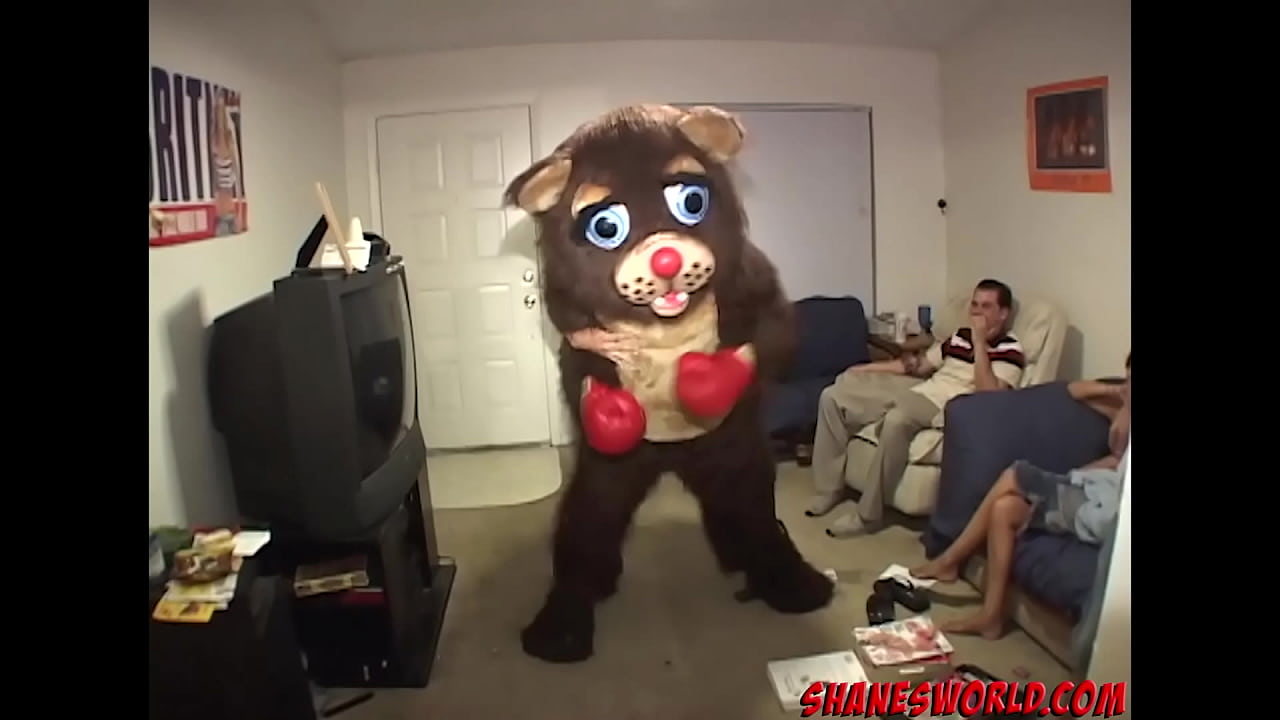 Un oso loco y sexo a tres: de eso se trata todo.
                      dildo blowjob vibrator cowgirl moaning party kissing missionary sex toy pretty blonde muchos negros