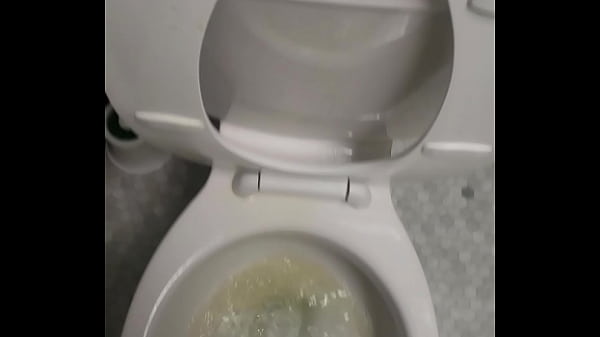 thumb peeing long