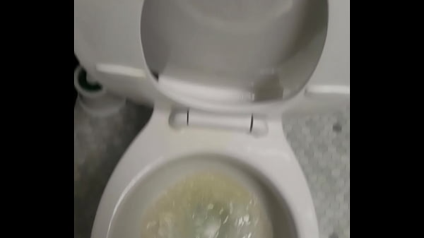 thumb peeing long