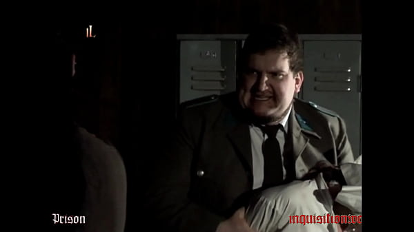 Junge Krankenschwester Lernt Es Auf Die Harte Tour