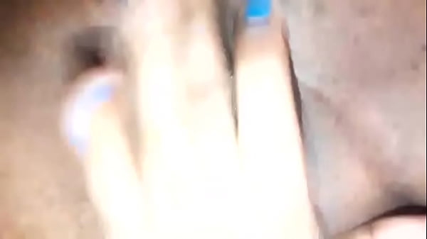 Me manda un video dedeandose