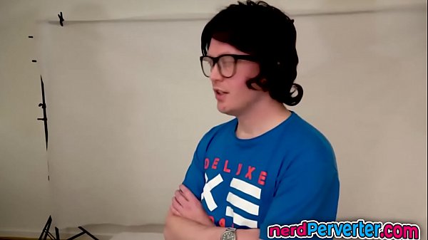 Hot UK bitch sucking nerds cock