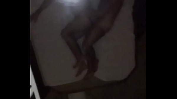 Julio Ne Donnant Aucun Ami À Un Motel