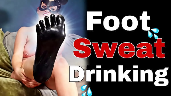 Dominatrice Latex Adoration Des Pieds Sueur Boire Lécher Esclave Flr Sexy Pieds En Sueur Séance D'entraînement Bdsm Milf Belle-Mère
