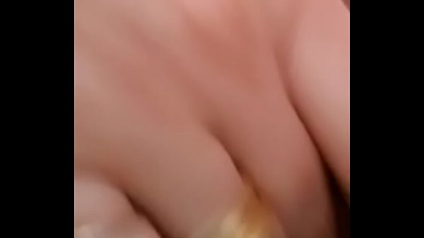 Esposa vadia batendo um siririca