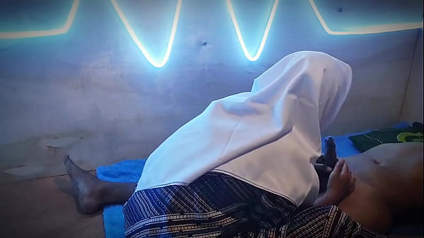 Skyla Shy Give Full Service To A Stiff Dick