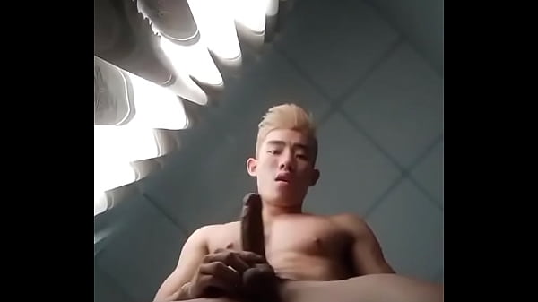 Bel Homme Hétéro Se Masturbe