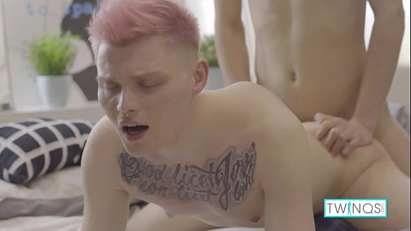 Download Video - Brunette Twink Logan Fucks Tattooed Boy Oliver In His Tight Asshole&excl;