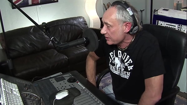 Hot bisexual threesome party in different positions and two powerful cumshots. Falcon Al and Oliver Strelly