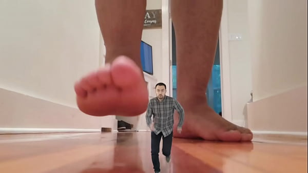 Verbal Giant Écrase Minuscule