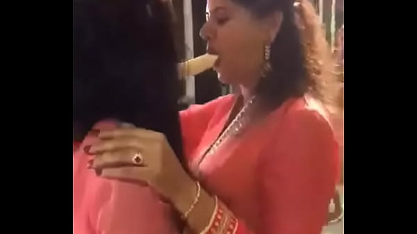 Desi Randi Tante Et Fête De Sexe Bhabhi