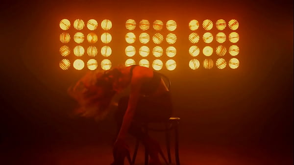 POLE DANCE STRIP TEASE DANÇA SENSUAL