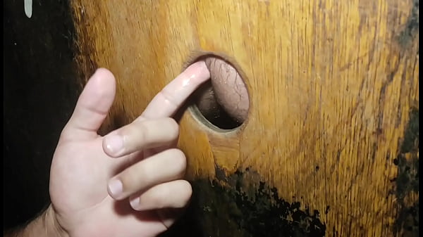 Os rapazes do Cine arouche Glory Hole chupam, f...