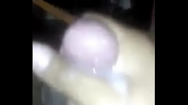 Es demasiada rica explosión de leche sale por t...