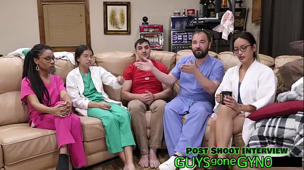 Male Nurse Sneaks Into Exam Room On Break To Ma...